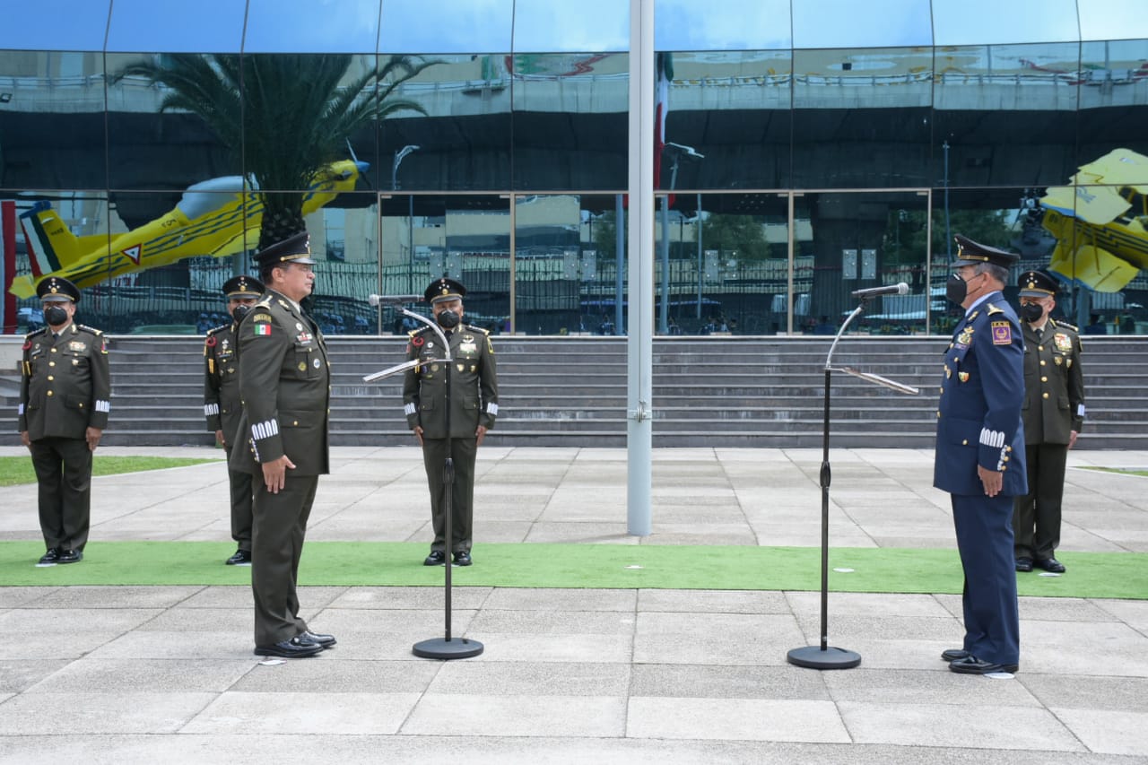 Nombran a nuevo mando de la Fuerza Aérea de México