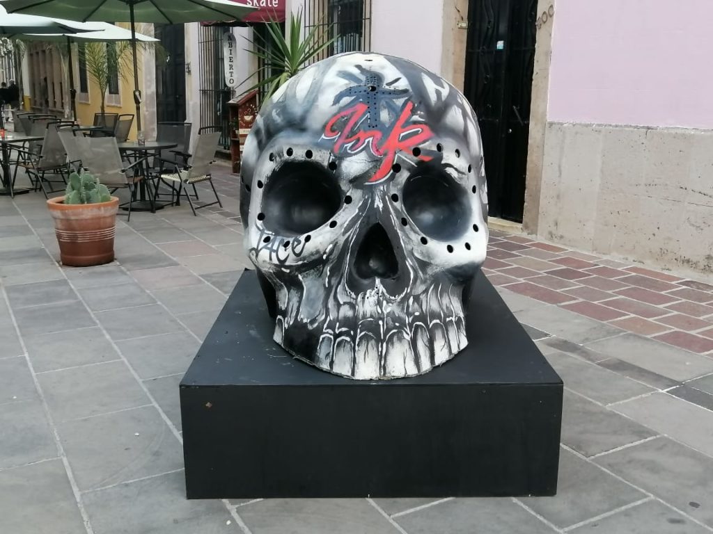 Cráneos monumentales invaden Morelia
