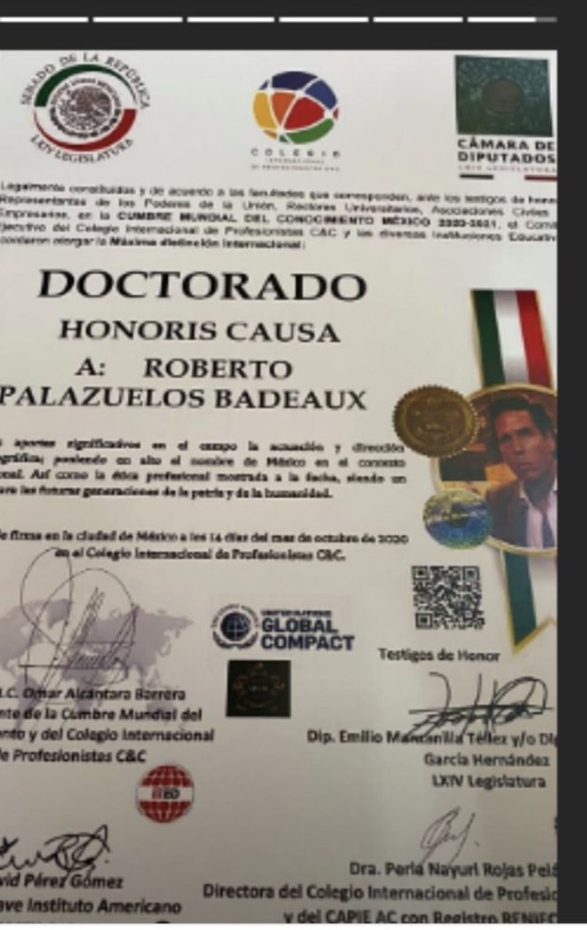 Palazuelos recibió Honoris Causa