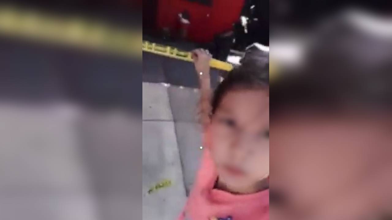 Video. Niños juegan al ejecutado