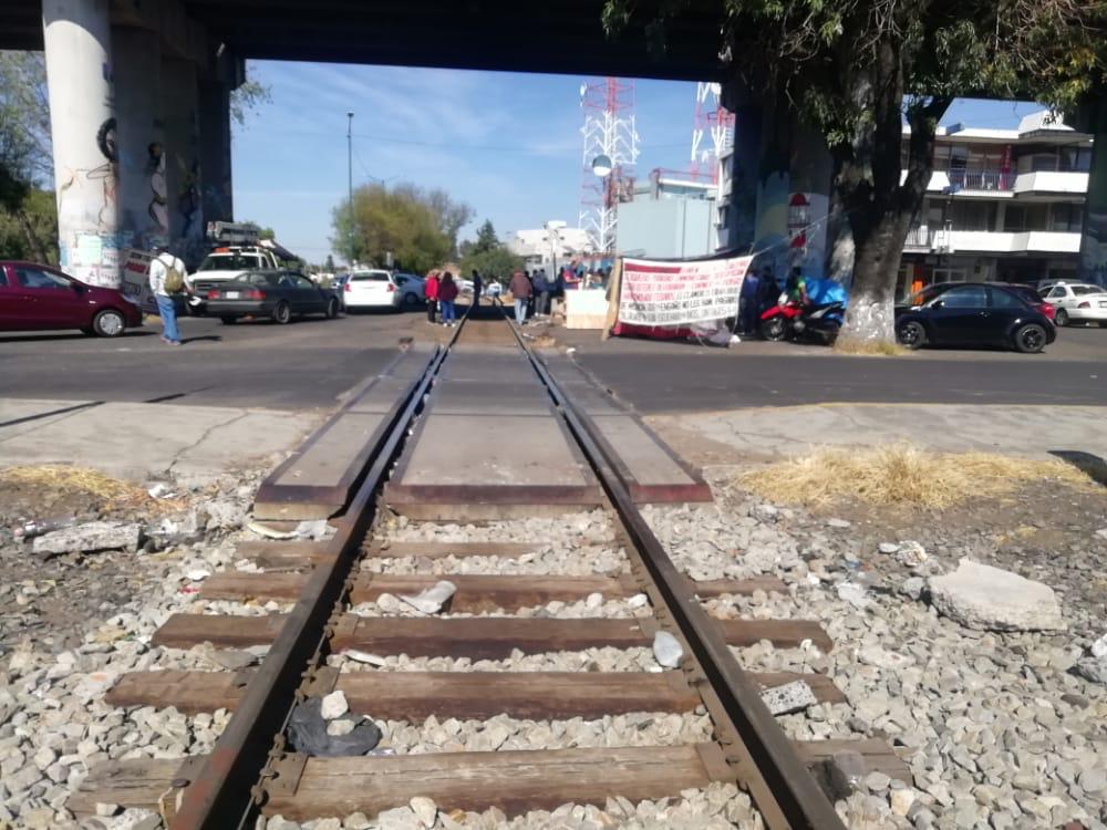 CNTE retira bloqueo de vías férreas