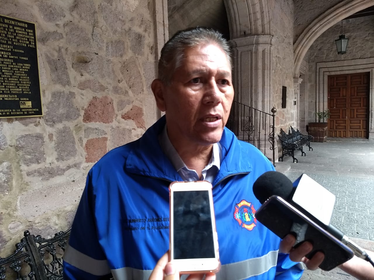 Secretario del Ayuntamiento llama a la mesura a comerciantes