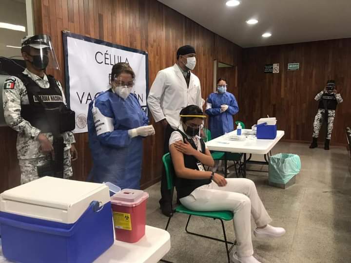 Inicia vacunación anticovid en Michoacán