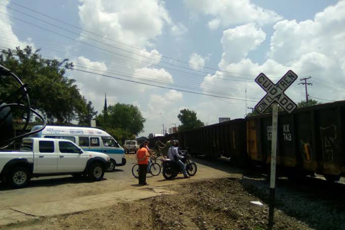 Cruces ferroviarios detenidos por falta de apoyo en Morelia