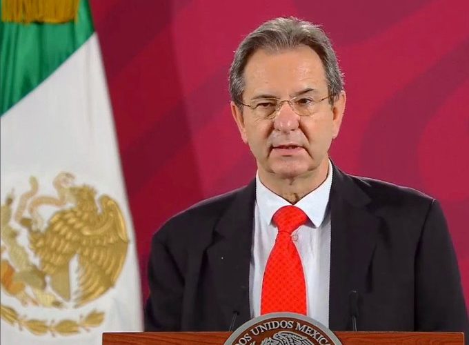 Ratifican a Esteban Moctezuma como embajador de México