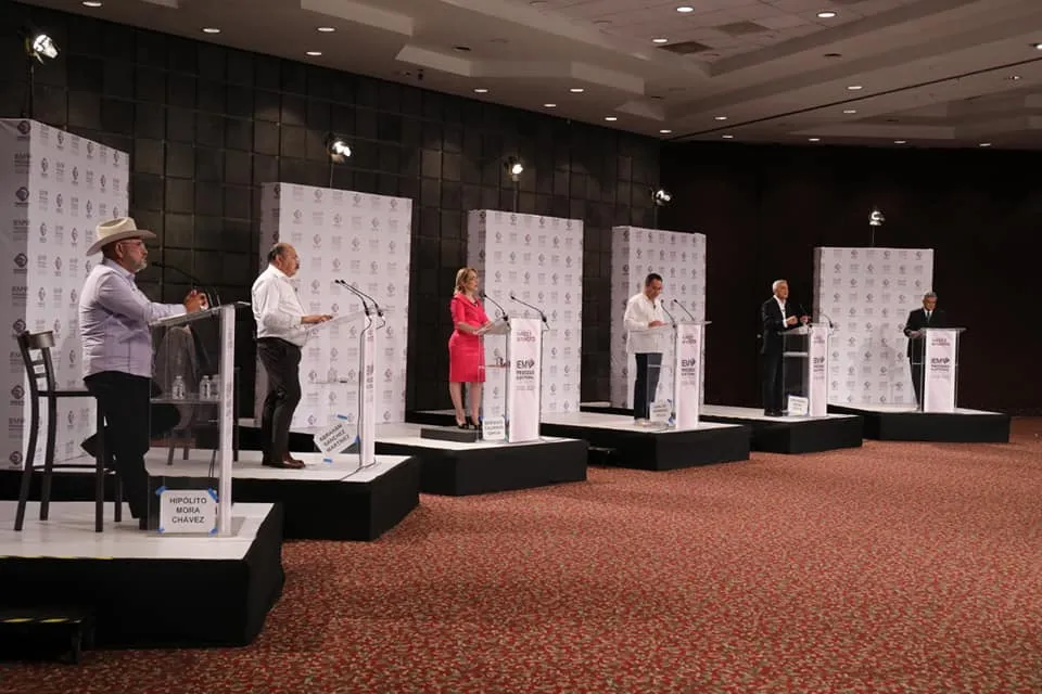 Candidatos presentan refritos debate