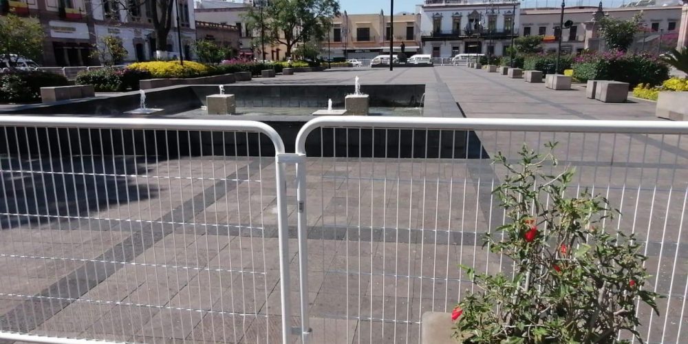 Continúa análisis de reapertura de plazas públicas