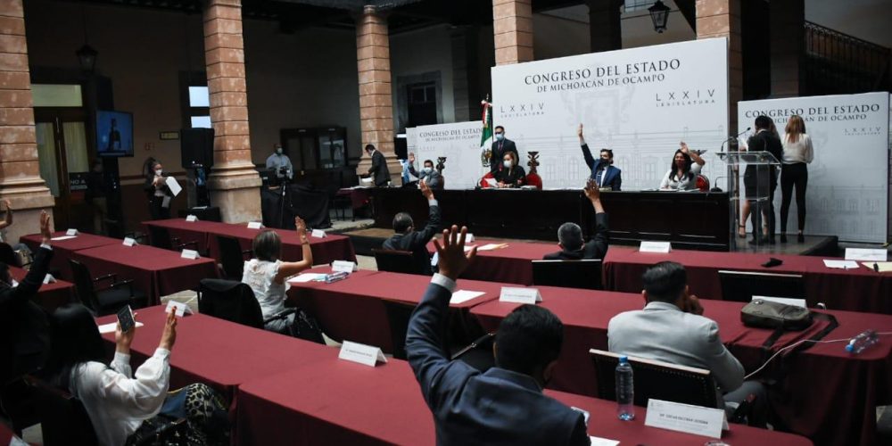Se van 5 diputados más del Congreso de Michoacán