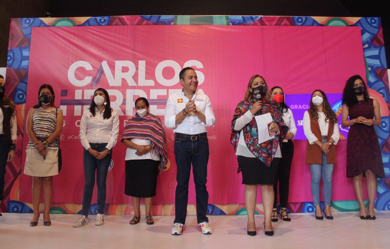 gobernador de las mujeres Carlos Herrera