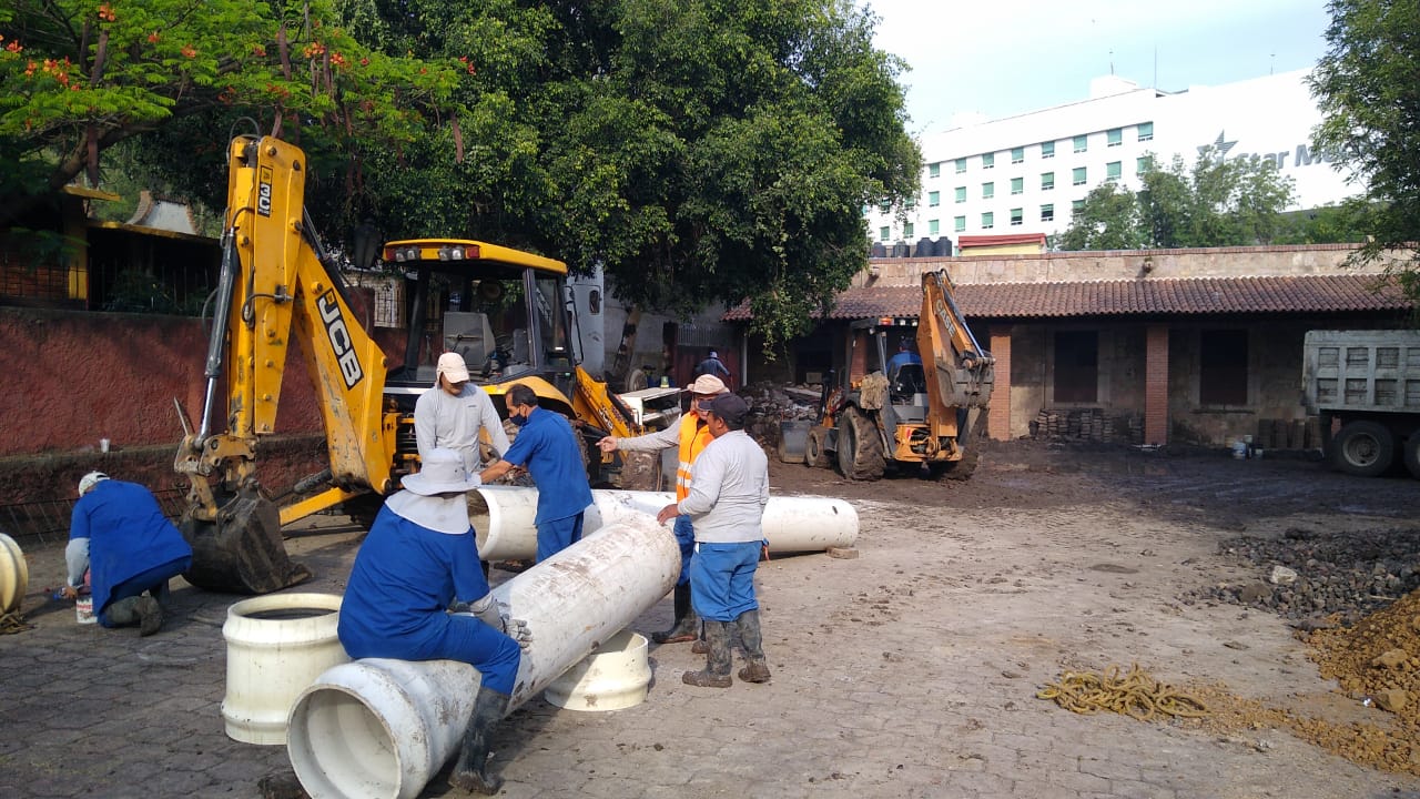 24 colonias de Morelia sin servicio de agua por fuga en línea principal