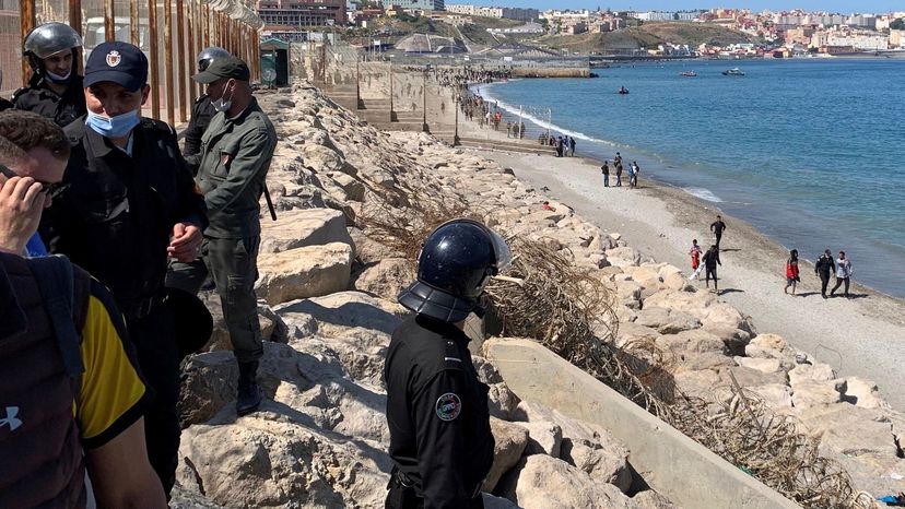 Deporta España al menos cuatro mil marroquíes