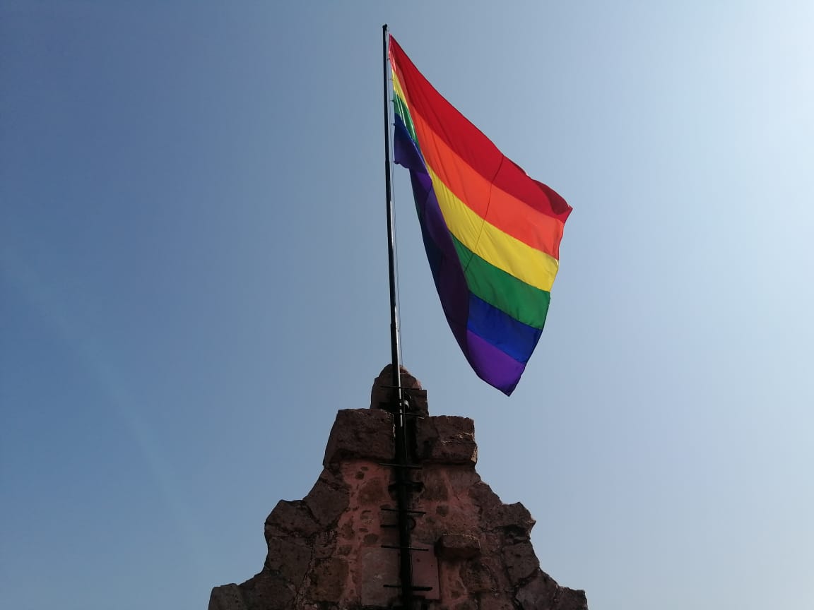 Por primera vez, izan bandera LGBTTTIQ en Palacio Municipal