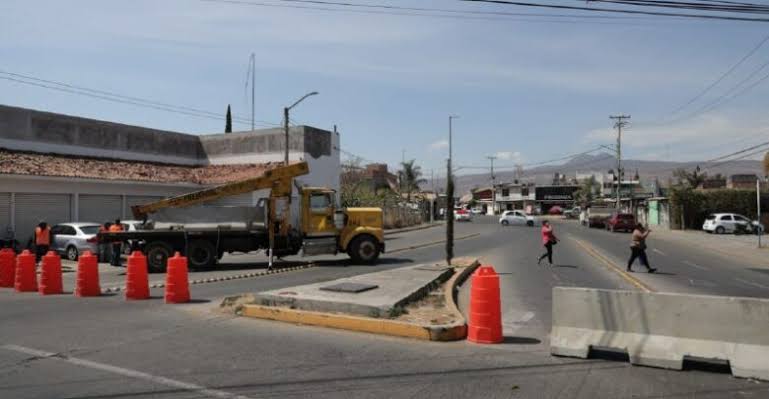 Puente a desnivel en Siervo de la Nación, podría no entregarse en esta administración