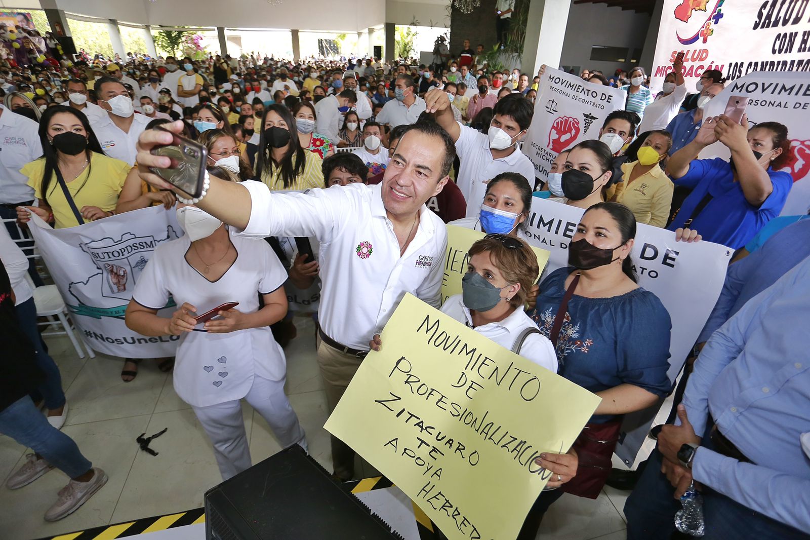 trabajadores de la salud Carlos Herrera