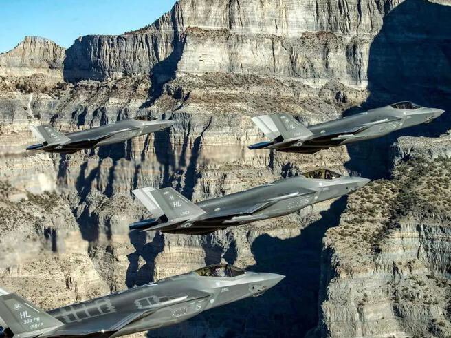 Ataca EU bases de grupos proiraníes en frontera Siria-Irak