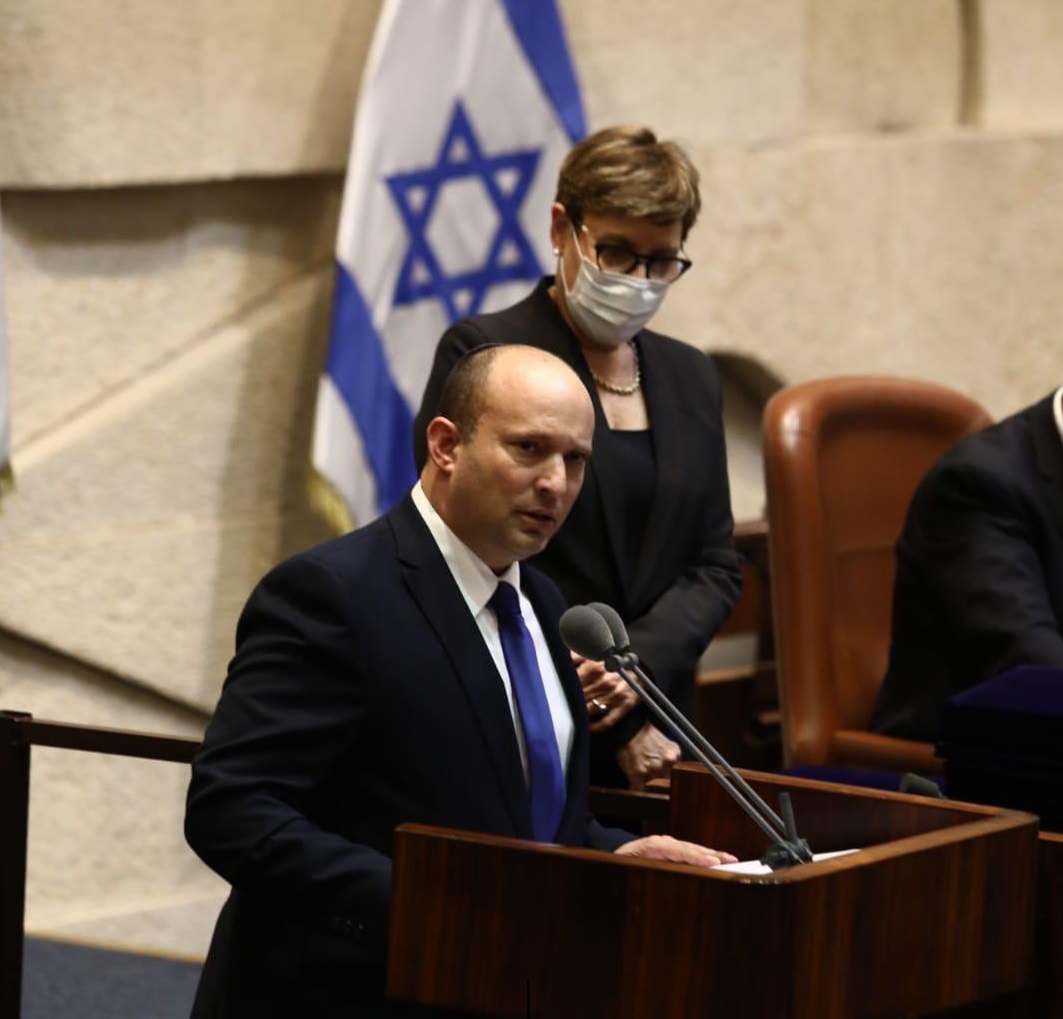Jura Naftali Bennett como nuevo primer ministro de Israel