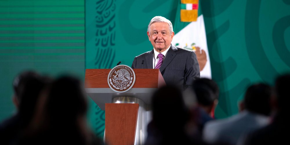 Presume AMLO abasto de medicamentos