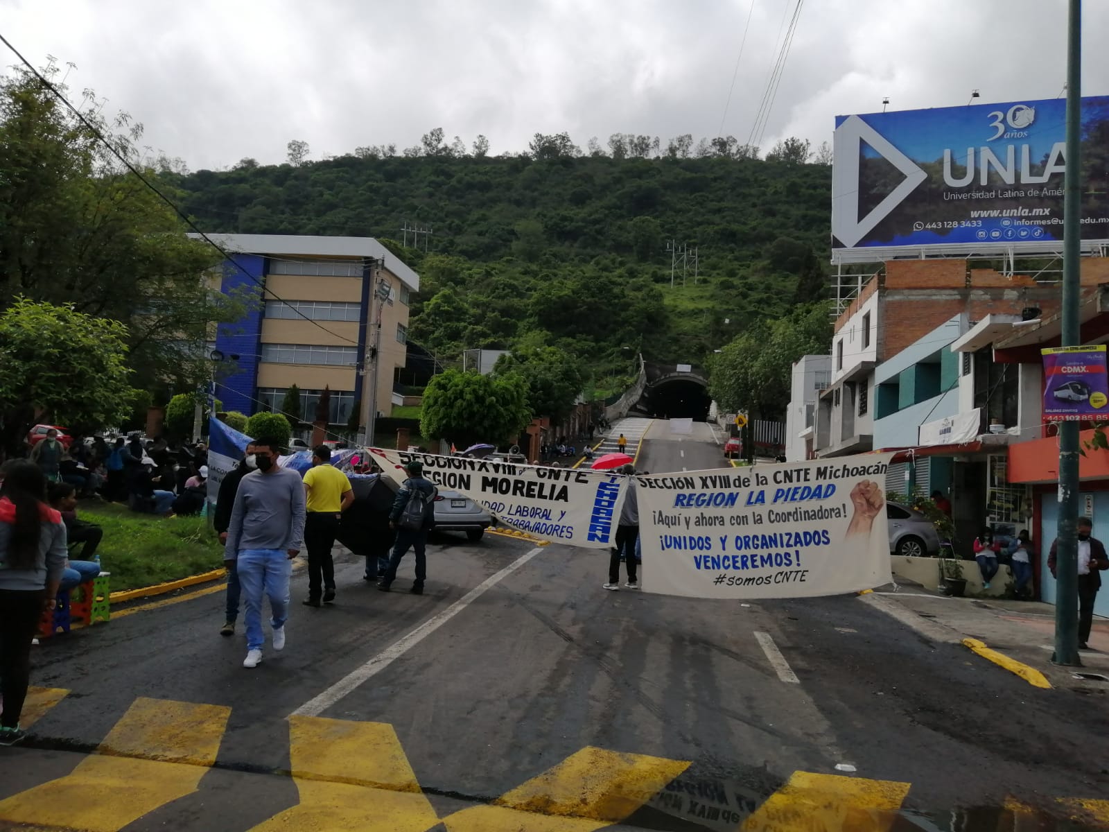 CNTE exigen pago de quincena y bonos, mantienen cerrado Ramal Camelinas