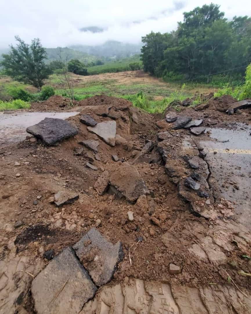 Coalcomán Aguililla cortes carreteros