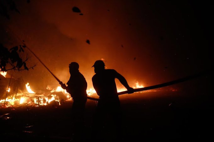Enfrenta Grecia desastre natural sin precedentes por incendios forestales