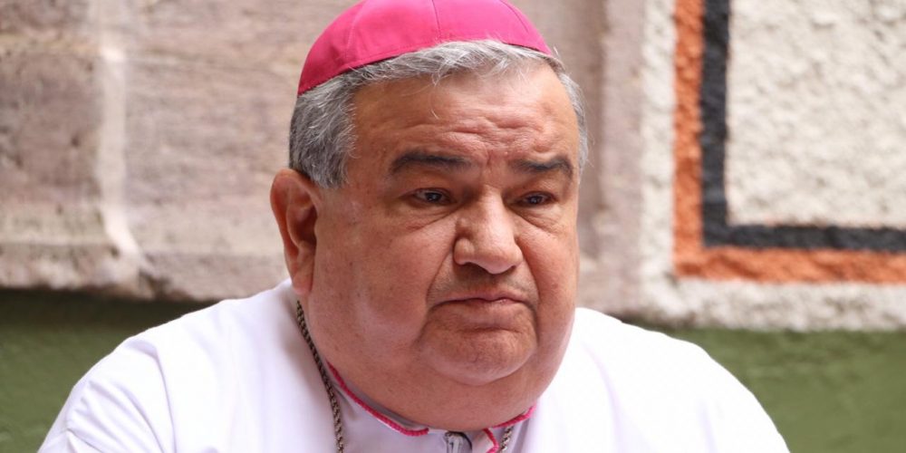 Mejora salud del arzobispo de Morelia; le retirarán ventilador clínico