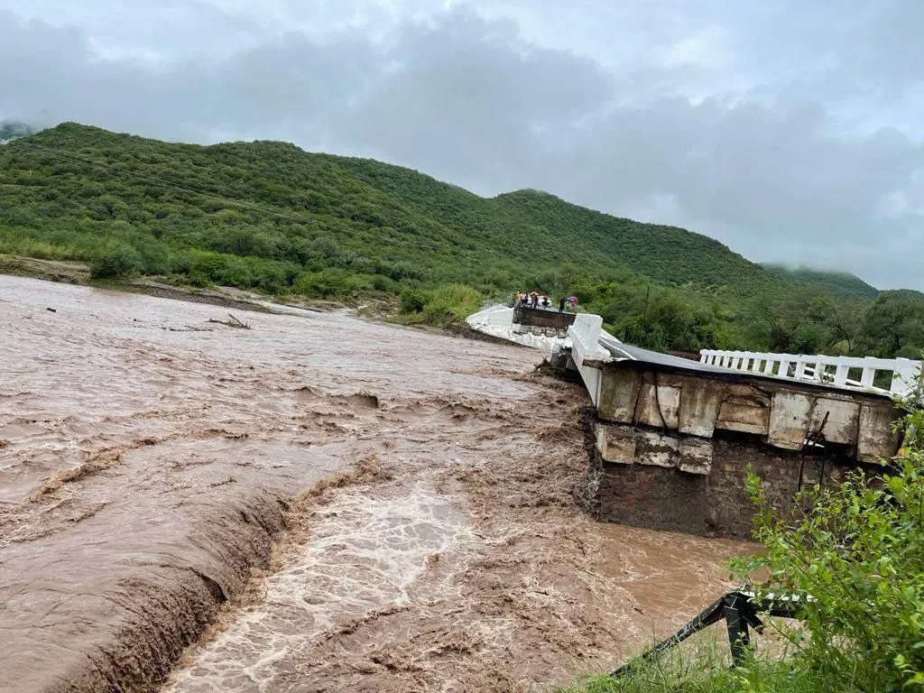 Michoacán bajo agua Silvano ausente