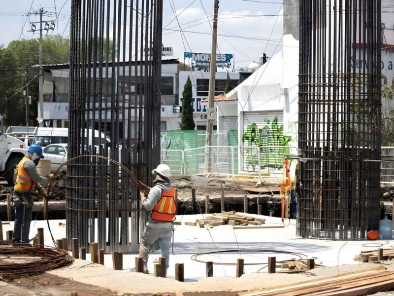 La construcción del puente Siervo de la Nación en Morelia se retrasó cinco meses: El alcalde Alfonso Martínez responsabiliza a la administración de Raúl Morón por no suministrar recursos oportunamente