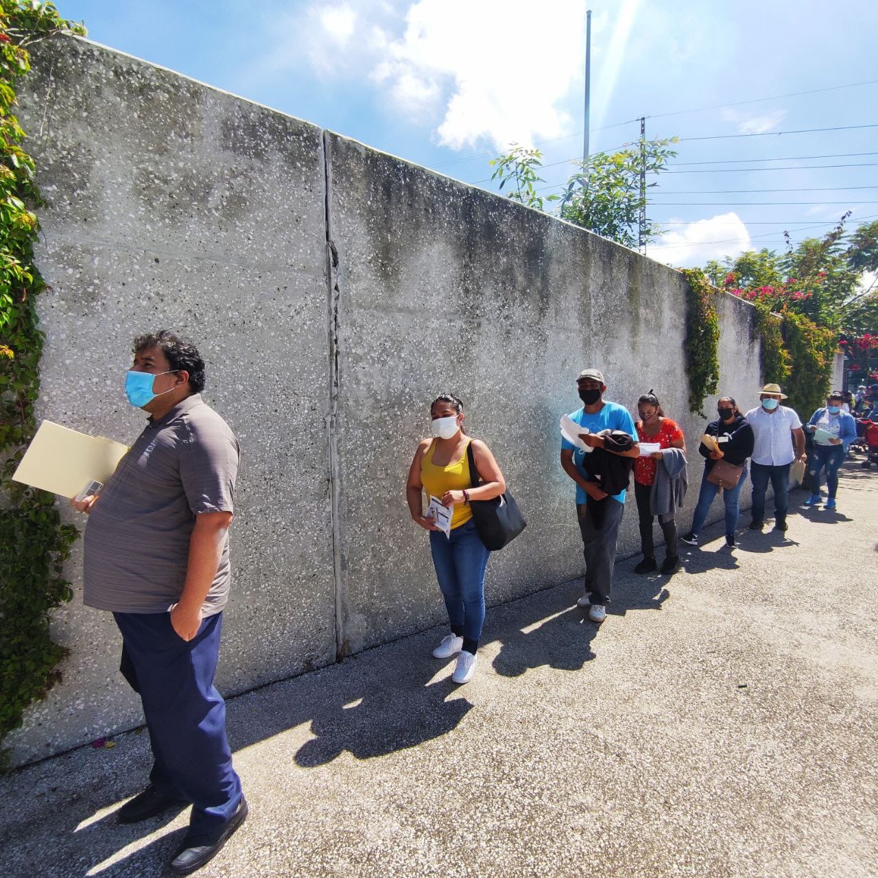 vacunación anti Covid 19 en el Poliforum