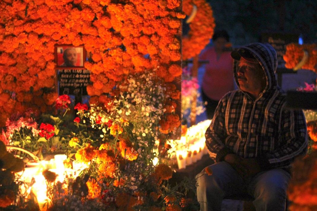 Altares de Noche de Muertos en Michoacán; elementos que lo conforman y significado