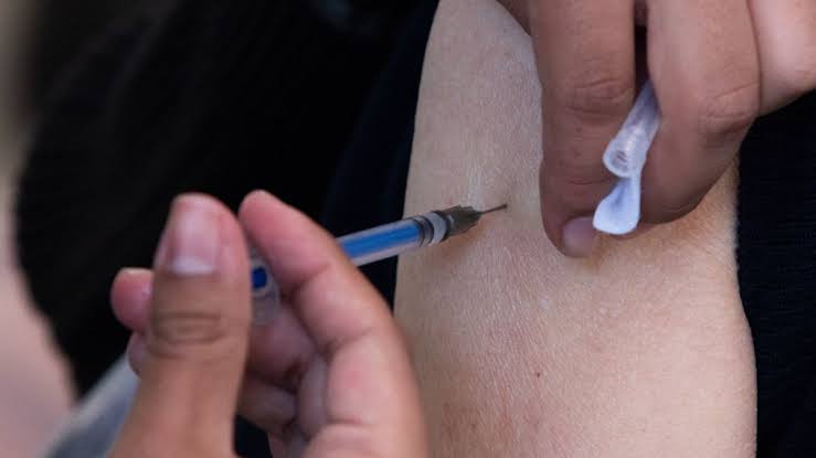 Arrancó hoy vacunación para menores de edad en Michoacán