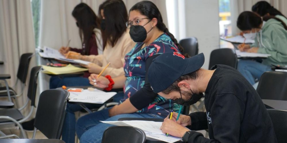 Con incidentes en tres planteles jornada de regreso a clases presenciales