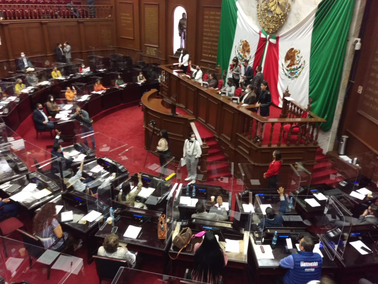 Condicionan diputados desincorporación y deuda pretendida por Bedolla