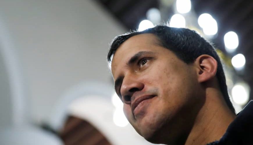 Rompe Perú relaciones con Guaidó y las restablece con Maduro