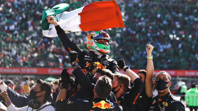 Logra Checo Pérez hacer historia en el GP de México