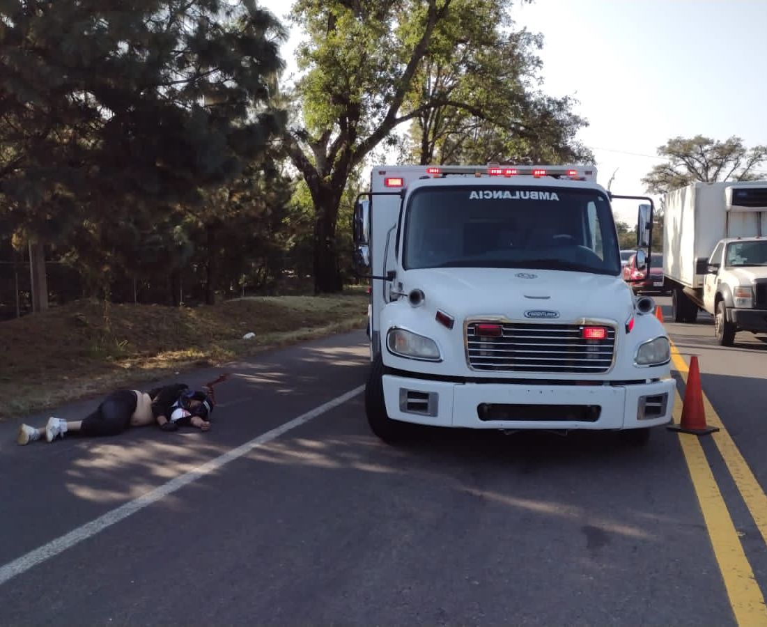 Muere un motociclista al derrapar en la carretera a Paracho