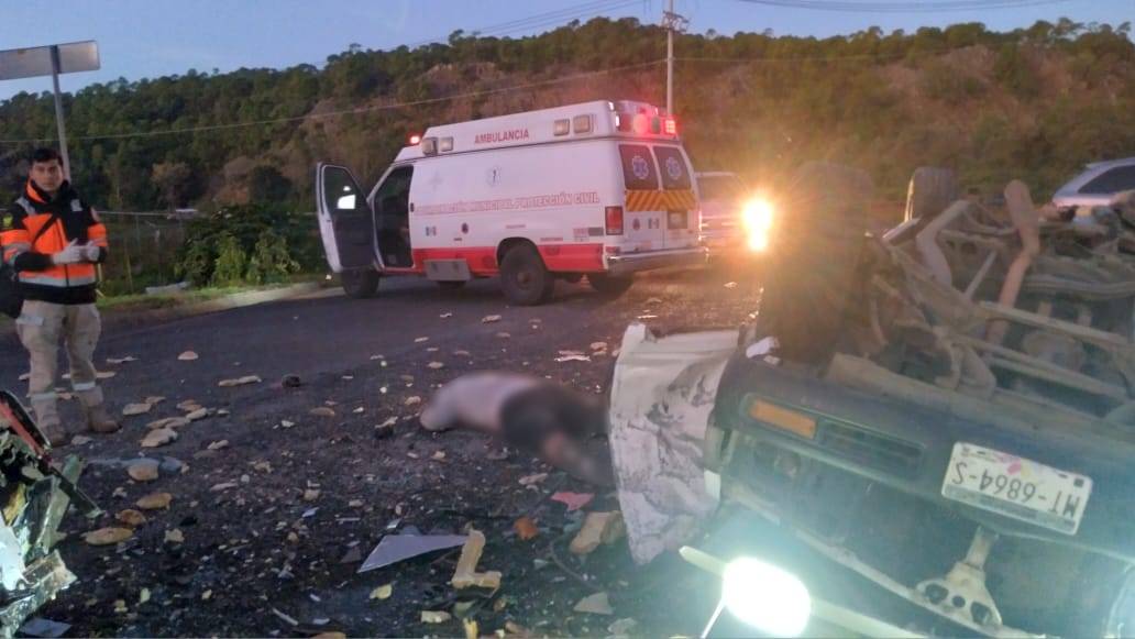 Un muerto y dos lesionados deja choque en Tancítaro