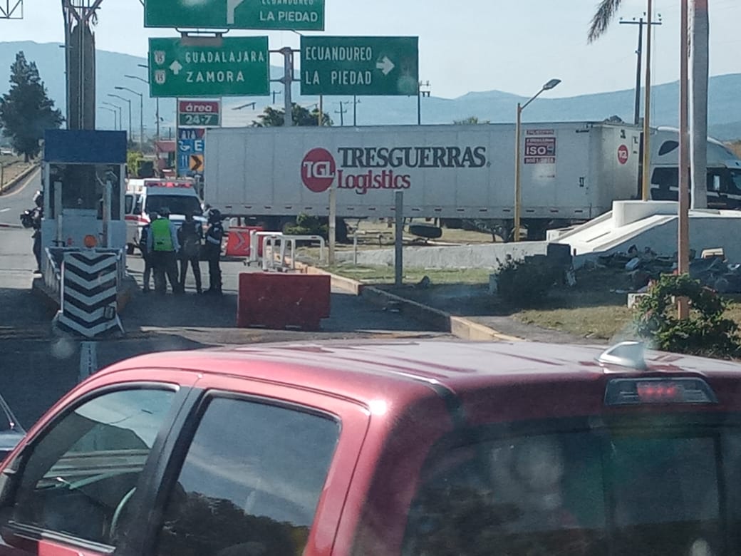 accidente tráiler caseta de Ecuandureo