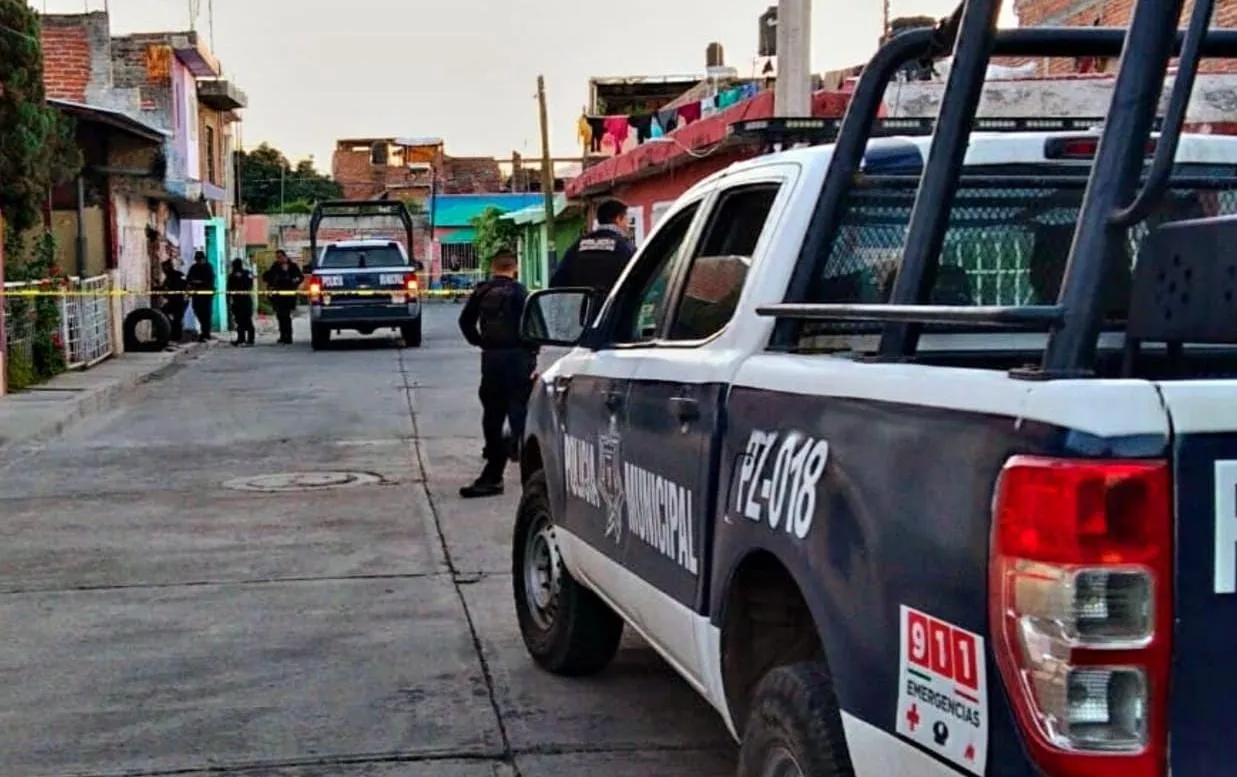 Abandonan dos cuerpos encobijados en la colonia México en Jacona