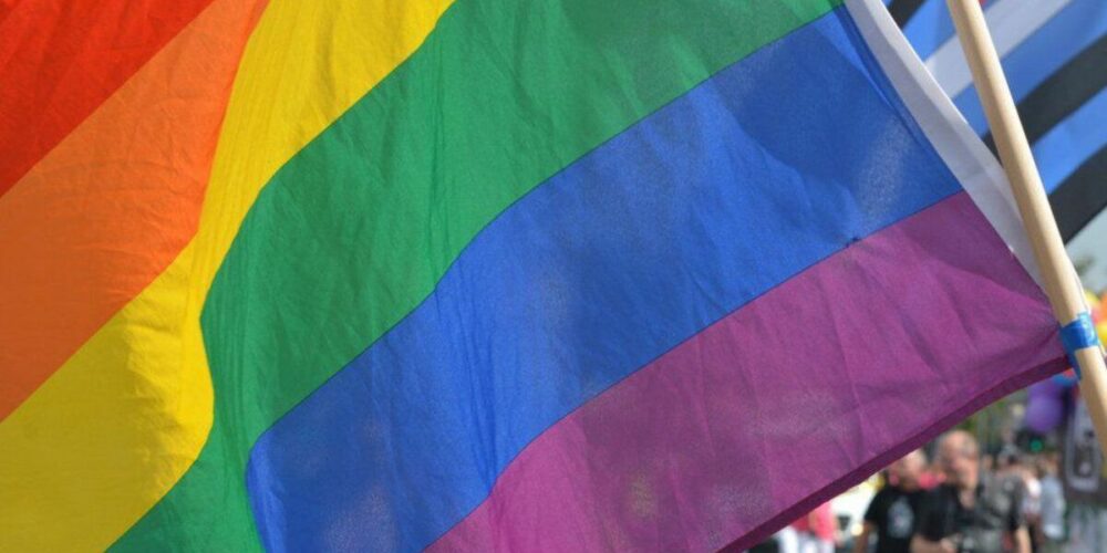 Abren expediente por caso de homofobia en Six Flags México