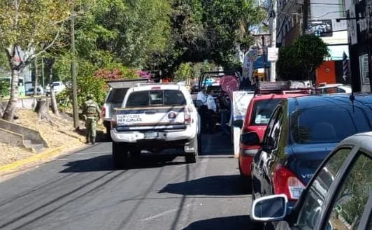 Acribillan a un hombre dentro de su carro