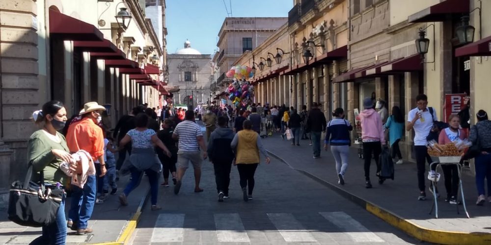 Alrededor de 40 mil personas abarrotan el centro histórico los fines de semana