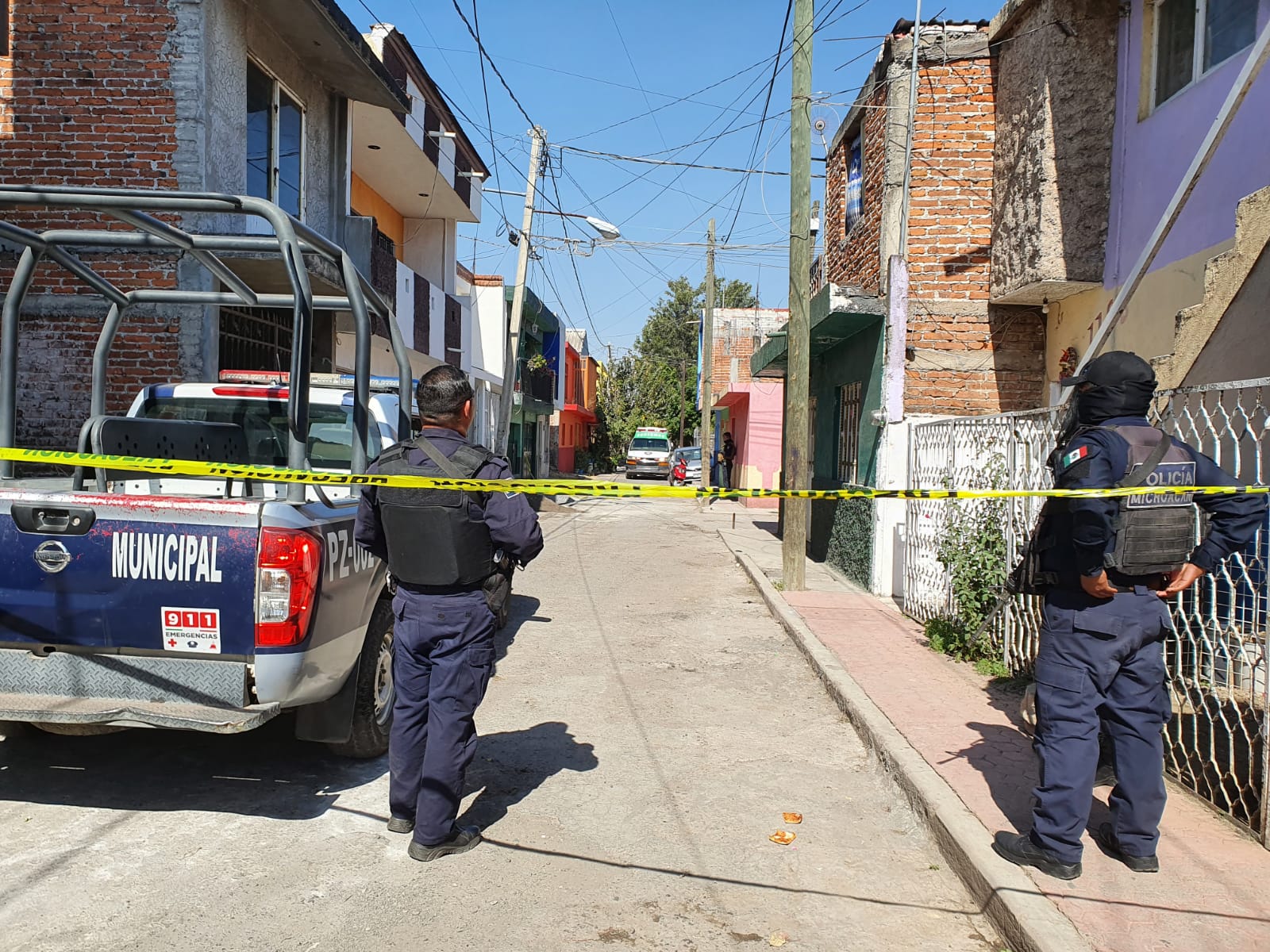 Atacan a balazos a un mecánico