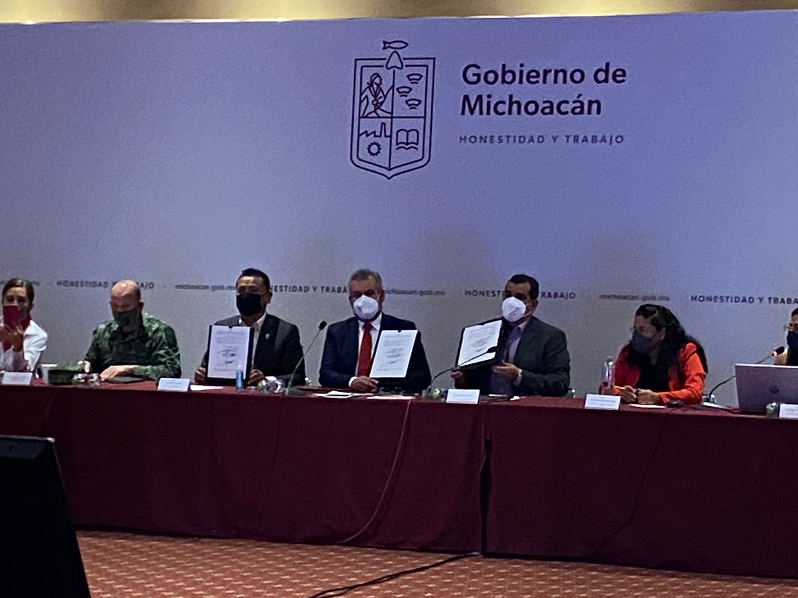 Establecen nuevas medidas para prevenir Covid-19; baja afluencia a 60%