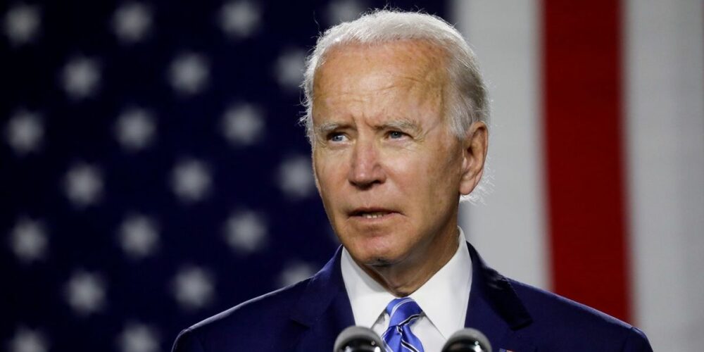 No se descartan más restricciones de viaje: Biden