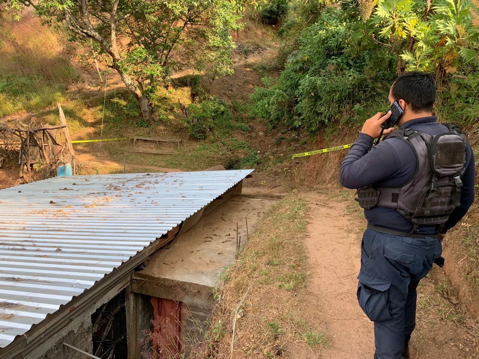 Matan a hombre en una barranca al norte de Uruapan