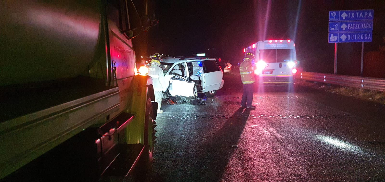 Muere persona al chocar su camioneta contra un muro