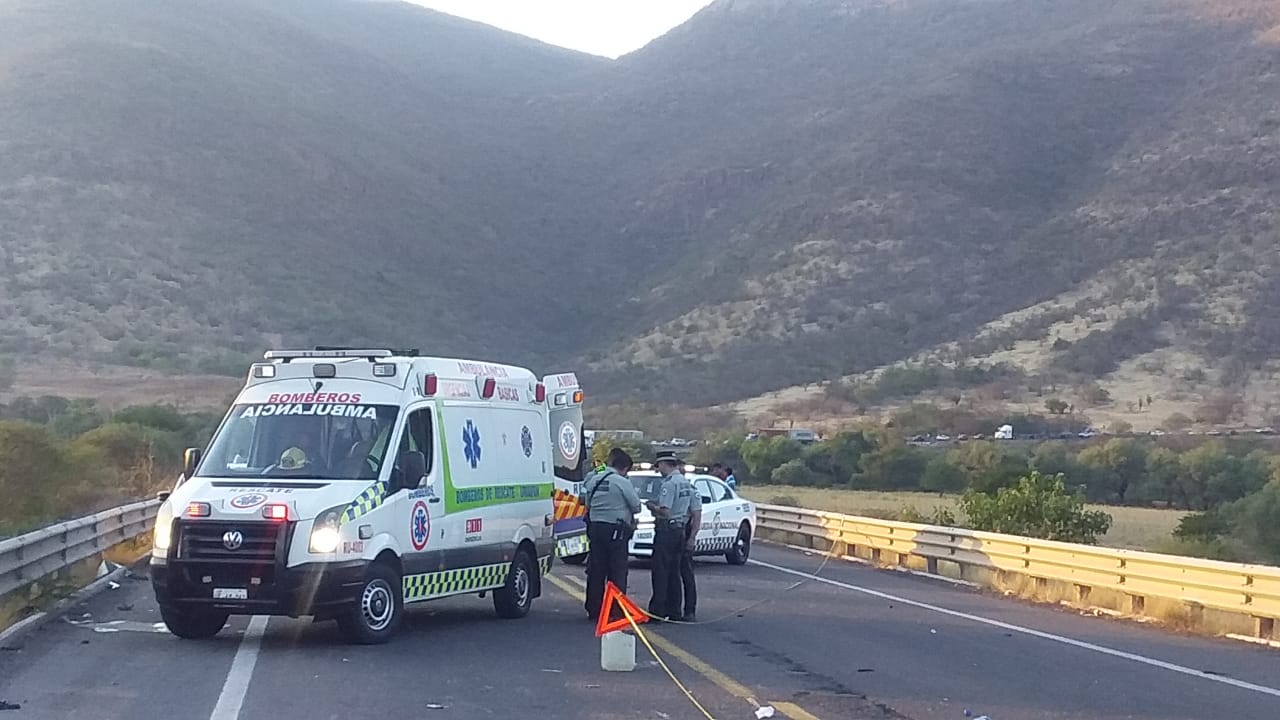 Tres personas muertas y cinco más lesionados