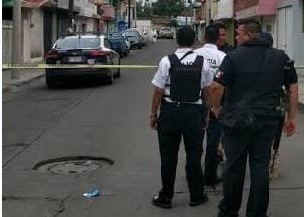 mujer es baleada en colonia Morelos