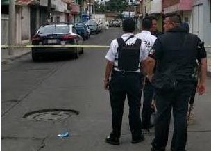 mujer es baleada en colonia Morelos