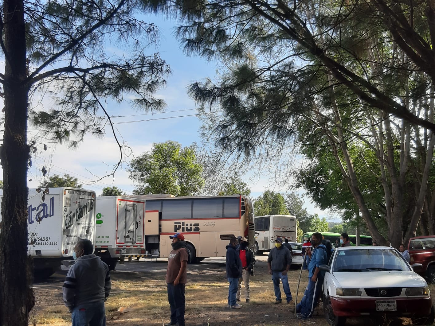 Indígena bloquea carreteras en Michoacán 1